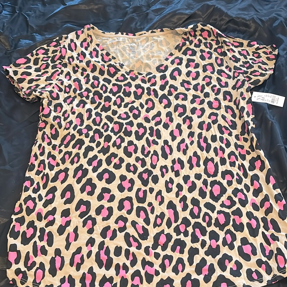 NY&Co Cheetah Print T-Shirt